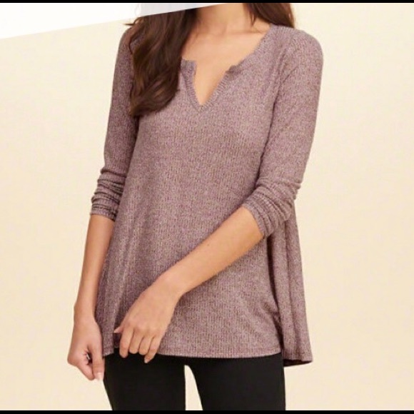Hollister Notched Front Ribbed Long Sleeve - Picture 1 of 6